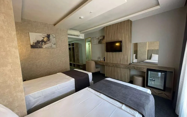 Yeni̇ Sevcan Hotel