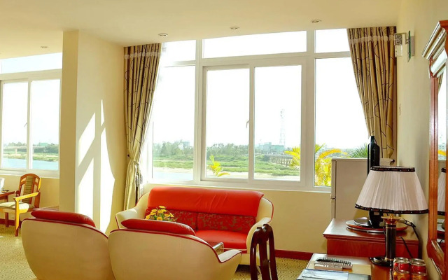 My Tra Riverside Hotel