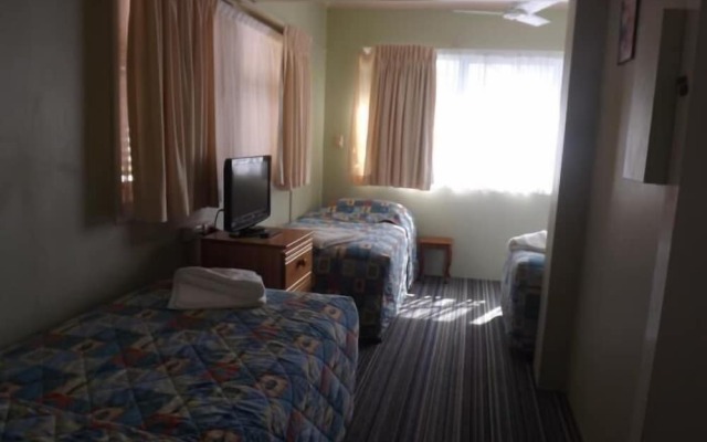 Golden Sands Motor Inn Forster