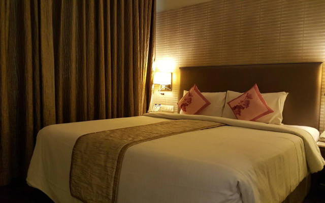 Royal Orchid Central, Vadodara – Guest Rooms – Vadodara