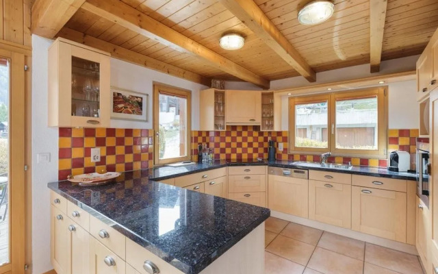 La Taniere - Cozy Chalet With Incredible Views and Parking