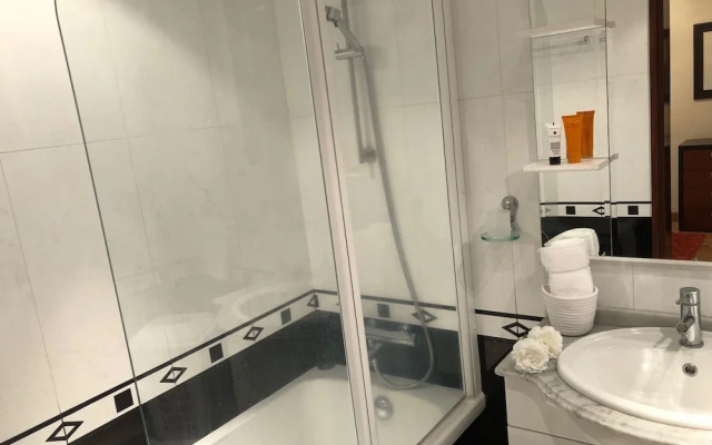 Penteada's Apartment - Charming & Trendy