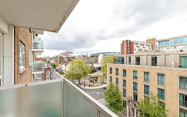 Modern Apartment With Balcony