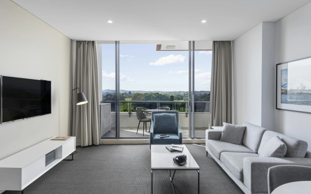 Meriton Suites Waterloo – Guest Rooms – Sydney