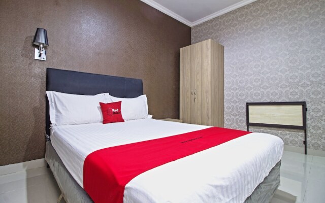 RedDoorz Plus near Lippo Cikarang Mall