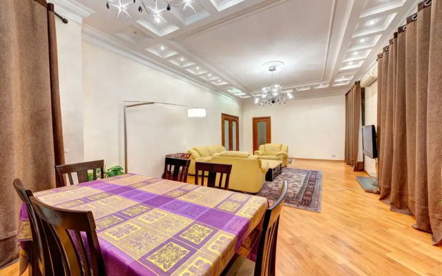 LUX Apartments Shelkovichnaya