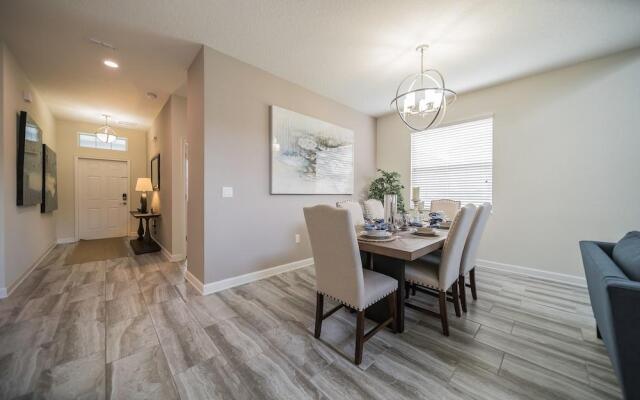 Modern Star Wars Vacation Home CG1593