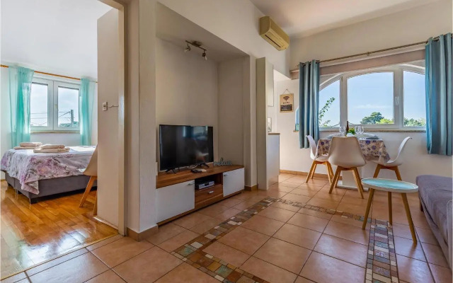 Apartment Banjole with Sea View 201