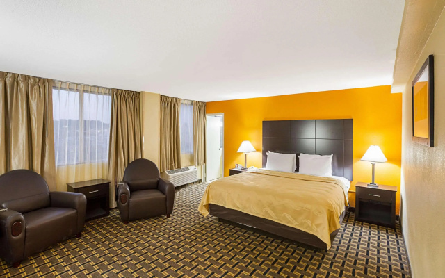 Quality Inn & Suites Cincinnati Downtown Area
