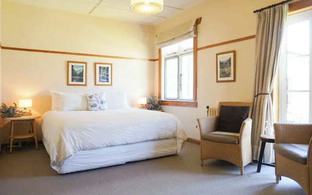 Lake Brunner Eco Lodge