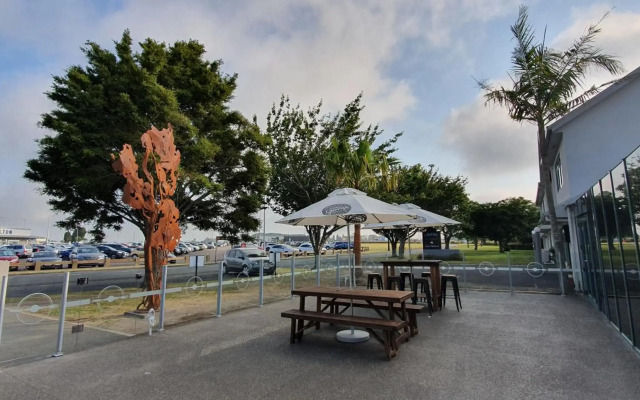 JetPark Hotel Hamilton Airport