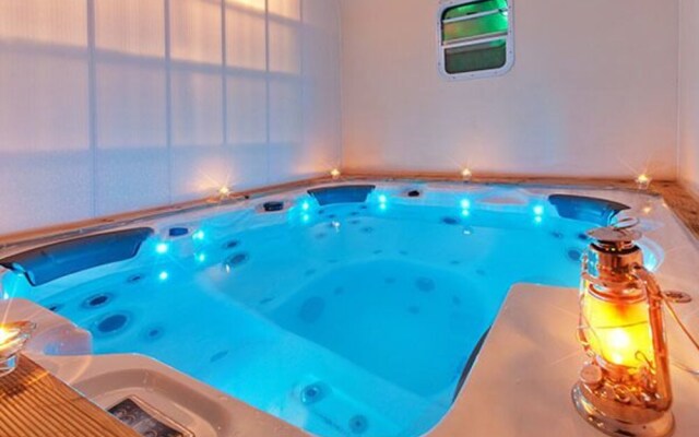 Ganghwa Spa in Caravan