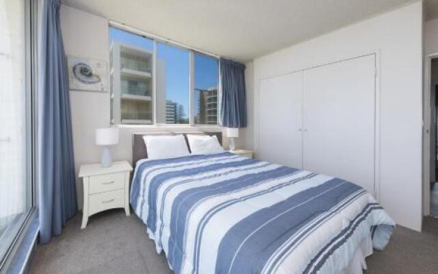 Ebbtide, Unit 17, 2-6 North Street