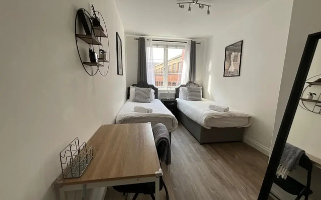 City Retreat Birmingham - Modern 2 Bed Apartment