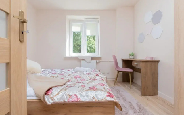 Apartment Rejtana Warszawa by Renters