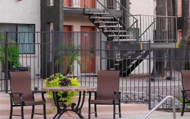 129 Fully Furnished, amenities galore! by RedAwning