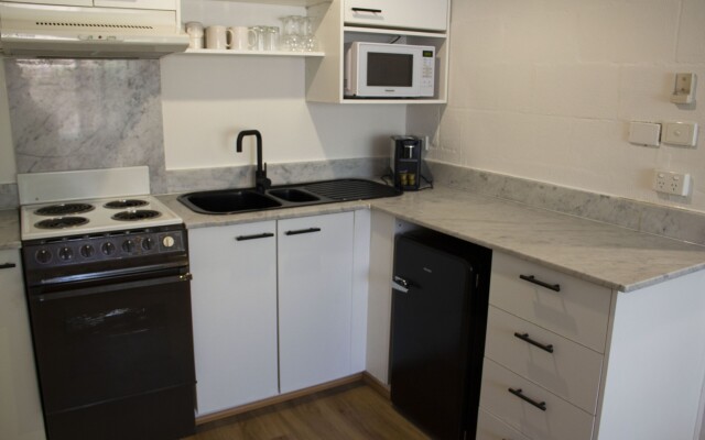 SoYa on Davis Apartment Hotel