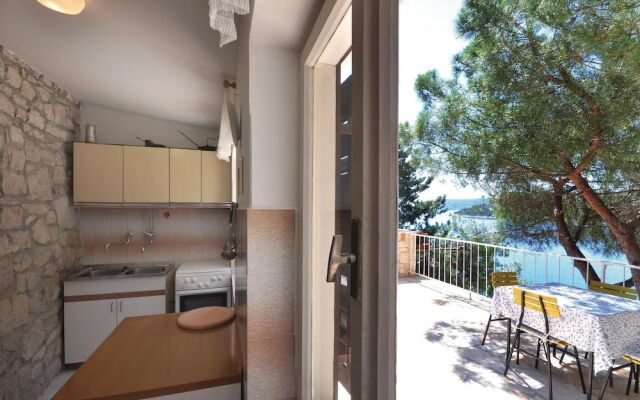 Nice Home in Vinisce With Wifi and 2 Bedrooms