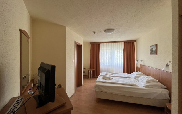Aqua Therm Hotel