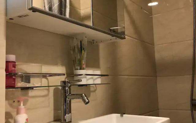 Henry's Apartment- Executive 717