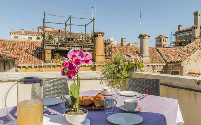 Rialto Deluxe Apartments