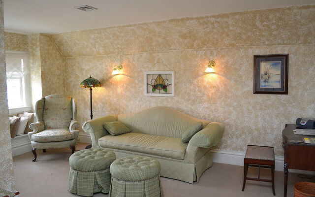 The Grand Anne Bed & Breakfast