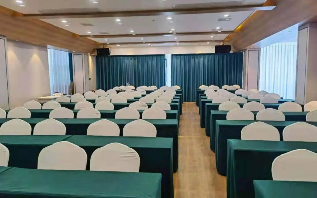 Yijia Lijing Hotel(怡家丽景酒店（遂宁中央商务区步行街店）)