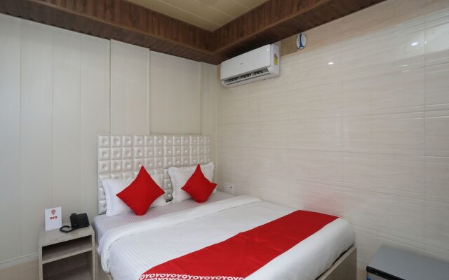 OYO 14373 Shree Krishna Hotel