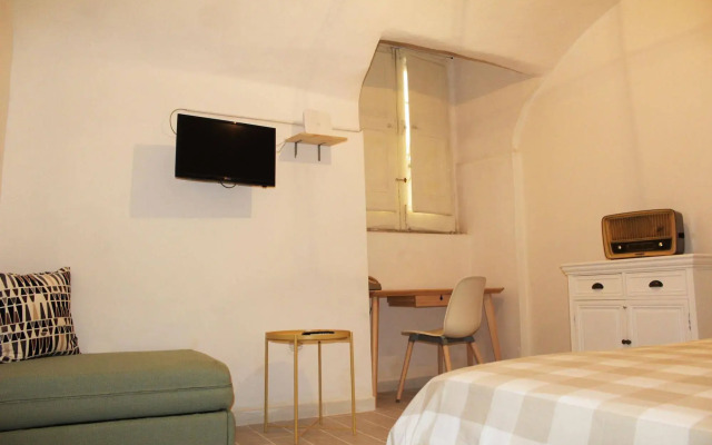 MONOhouse & DueVolteApartment