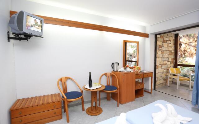 Dionysos Hotel & Suites