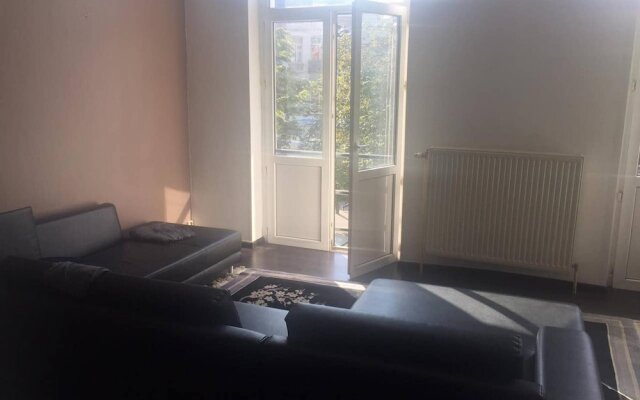 Apartment with One Bedroom in Schaerbeek, with Wonderful City View And Wifi