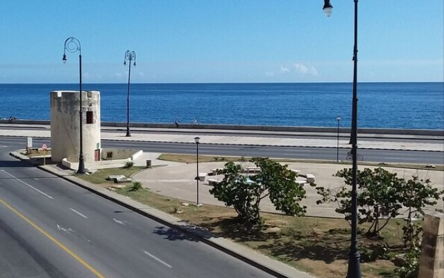 Sra Margarita Vista al Mar
