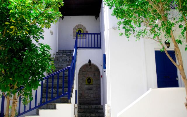 Maistrali Studios & Apartments