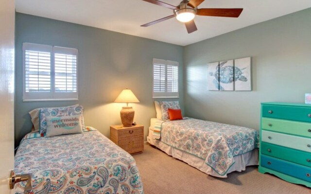 Beach Cottage Look Condo, Ocean View from Spacious Balcony by RedAwning