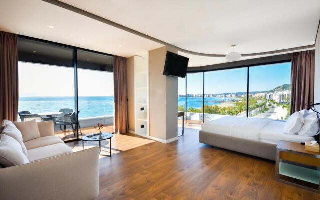 Yacht Hotel