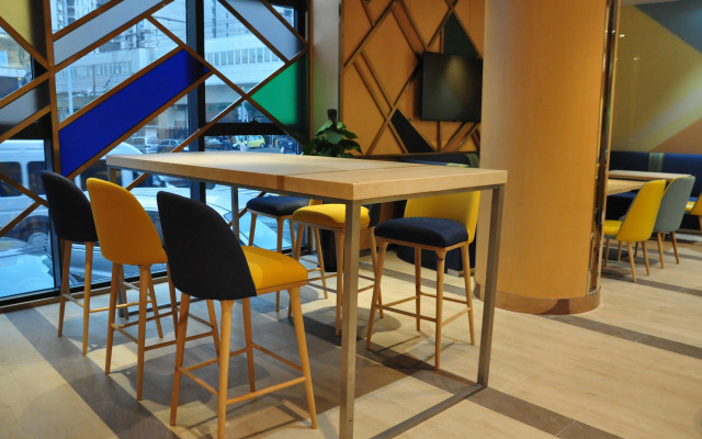 Holiday Inn Express Shanghai Zhenping by IHG