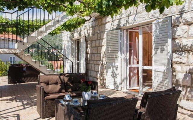 Guest House J&J