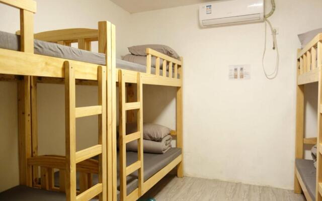 Hidden Garden International Youth Hostel - Oriental Pearl & Lujiazui