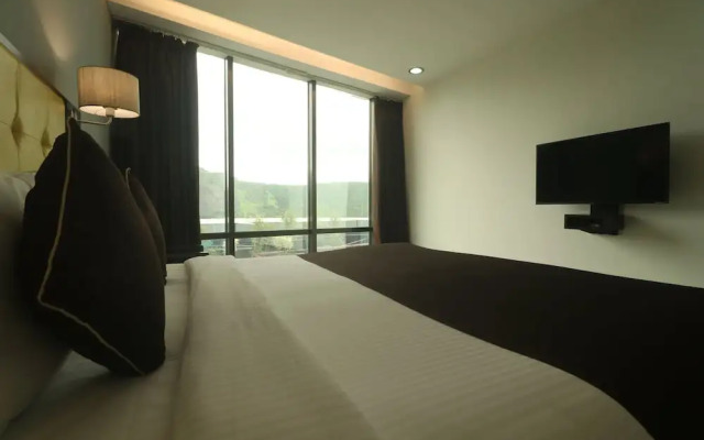 Hotel Mumbai House Airoli Navi Mumbai