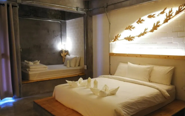 Hink Poshtel PhangNga