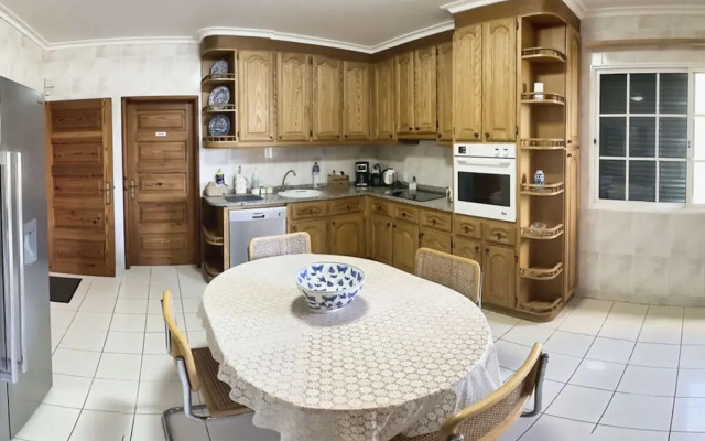 Quinta Martin Modern Retreat