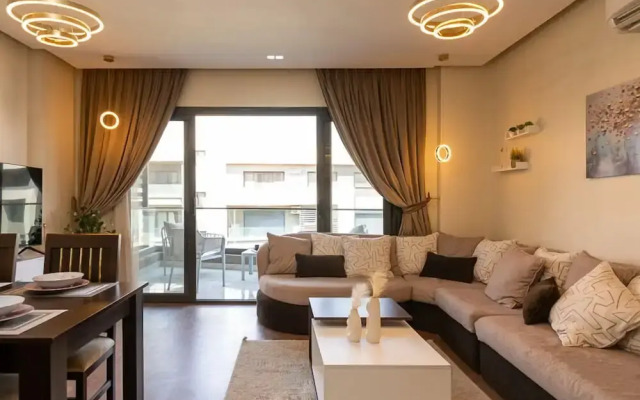 Madinaty Modern 3BR with Garden Views