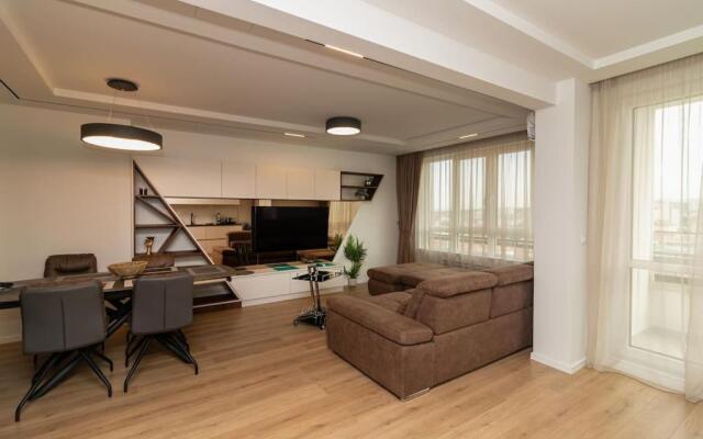 Gran Capital Top Central Apartment