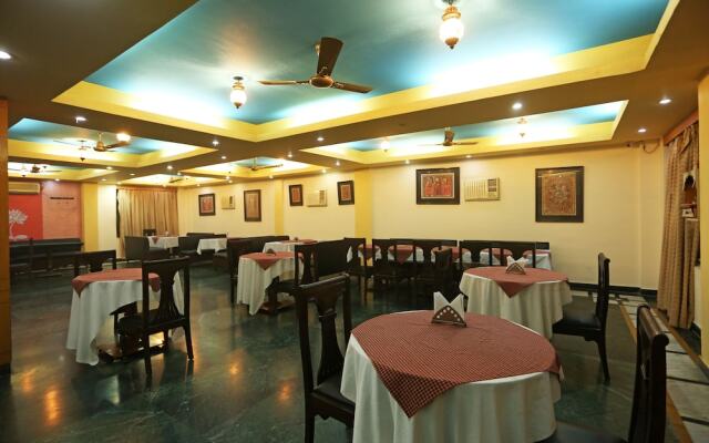 OYO 8178 Hotel Saket