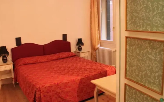 Sant'Angelo - Fenice Apartments in Venice