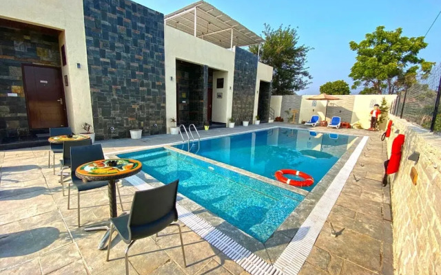 Hills Paradise Inn