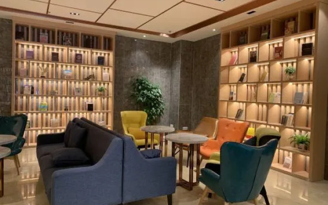 Vienna Zhihao Hotel (Zhongshan Xiaolan High-speed Railway Dongsheng Branch)