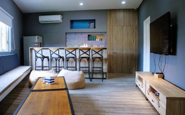 Freezone hostel
