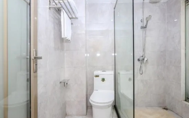 金太阳精品酒店(莲塘二中柏岗地铁站店)