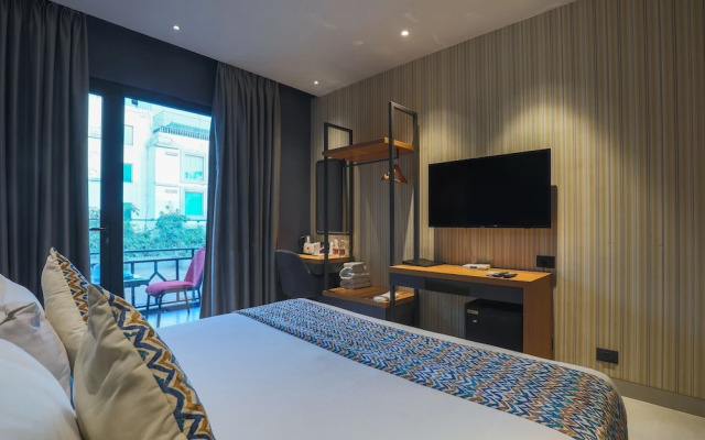 Hotel Blue Stone - Nehru Place